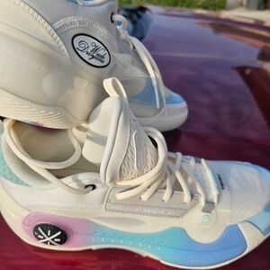 Way of Wade Men's Athletic Shoes - White and Blue